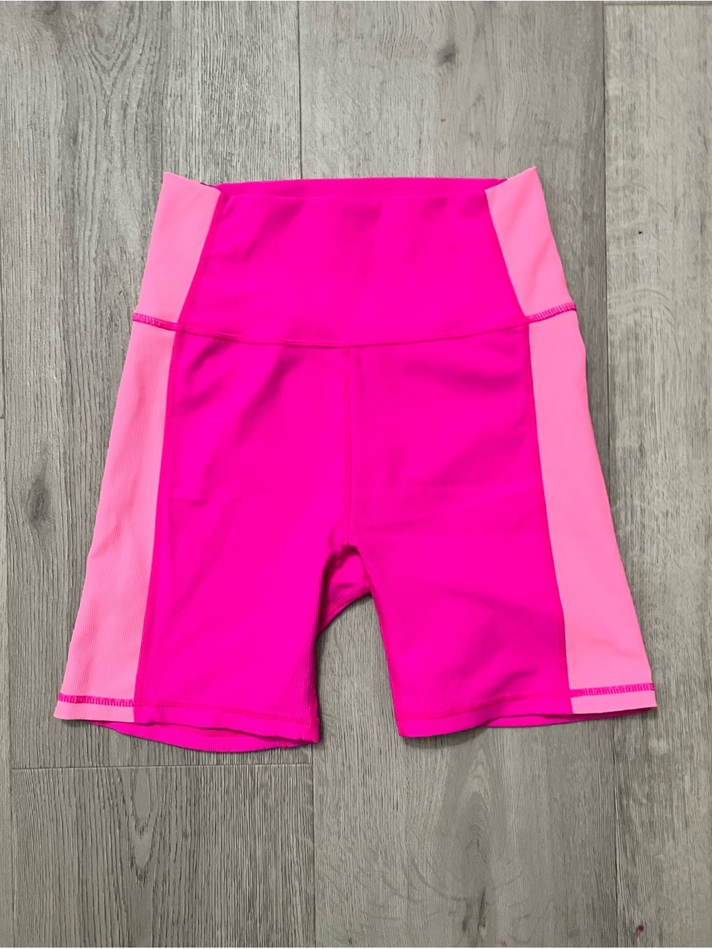 Wilo Colorblock Athletic Bike Shorts in Neon Pink & Light Pink